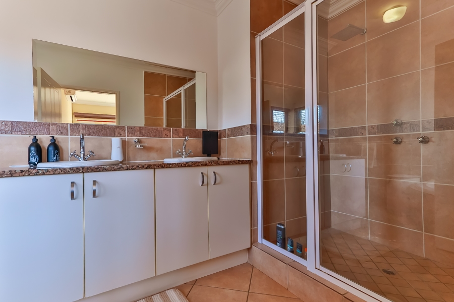 To Let 3 Bedroom Property for Rent in The Coves North West